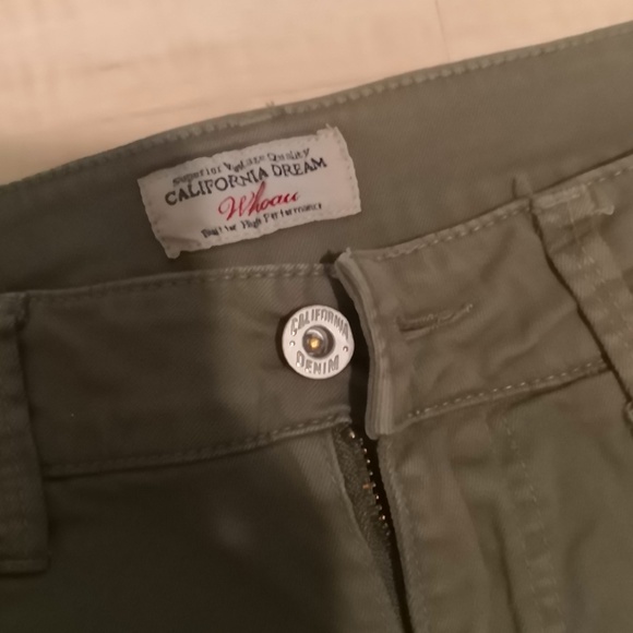 Dark green shorts - Picture 2 of 5